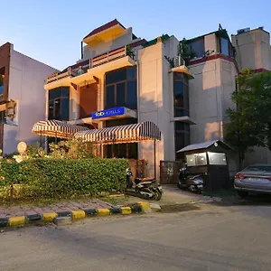 Hotel Fabhotel Siris 18, Gurgaon